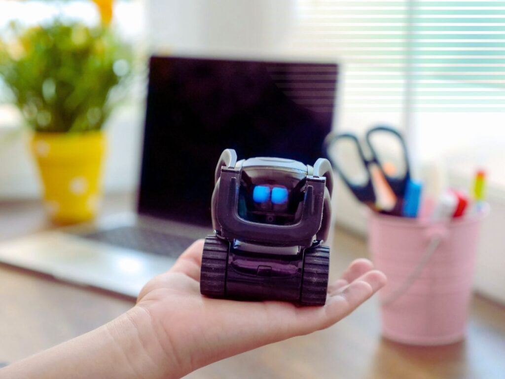 Minute Robots