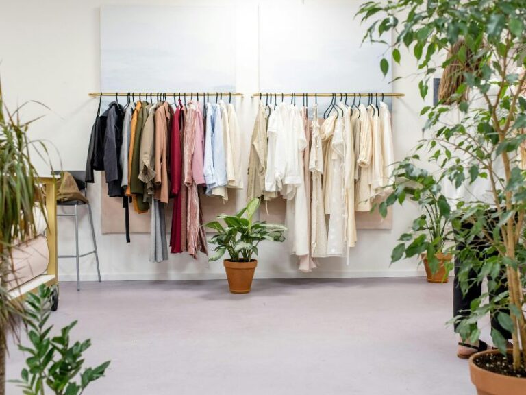 sustainable capsule wardrobe